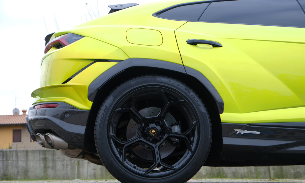 Lamborghini Urus pneumatico