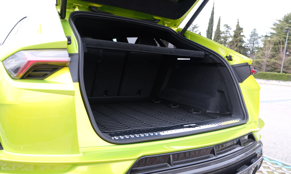 Lamborghini Urus bagagliaio