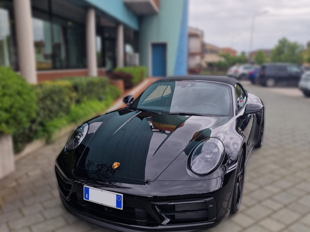 Noleggio Porsche 992 Carrera 4 GTS Cabriolet