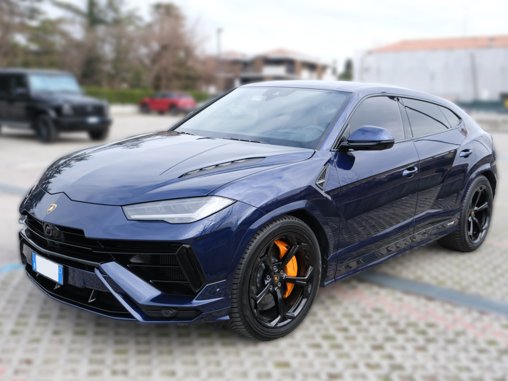 Noleggio Lamborghini URUS S